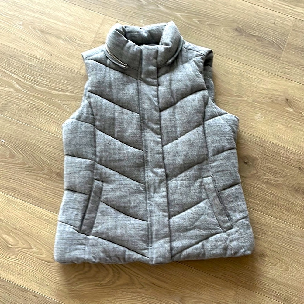 GAP PUFFER VEST $20